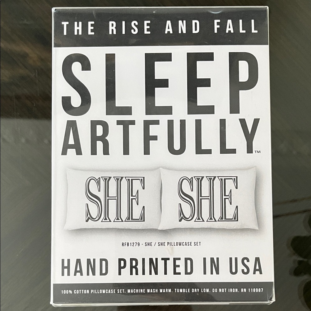 SHE-SHE Pillowcase Set - Black and White